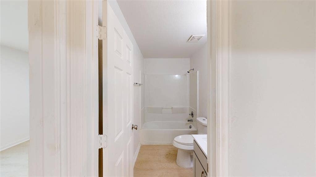 3823 Colonial Avenue, Dallas, TX 75215 3823 Colonial Avenue, Dallas, TX 75215