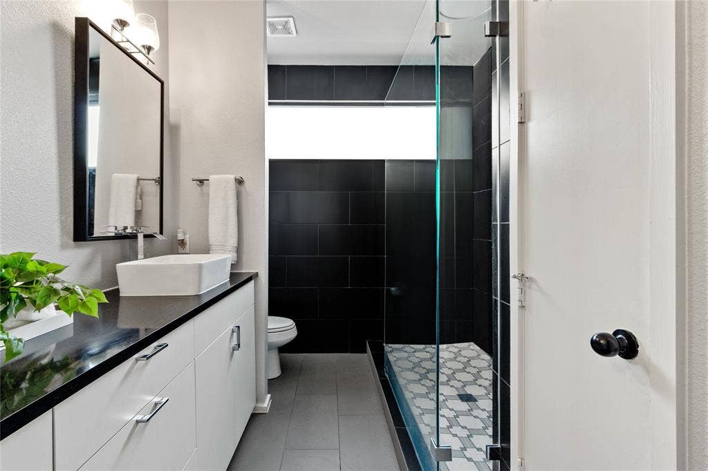 4703 Munger Avenue, #102, Dallas, TX 75204 4703 Munger Avenue, #102, Dallas, TX 75204