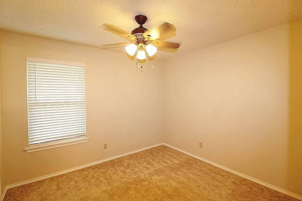 1421 Tahoe Lane, Midlothian, TX 76065