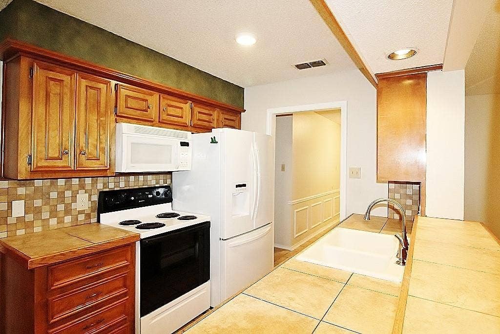 1421 Tahoe Lane, Midlothian, TX 76065