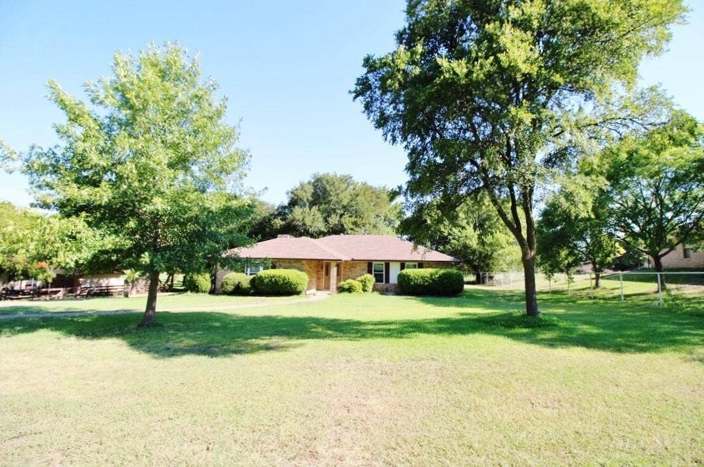 3 bed, 2 bath on over an acre with private pond