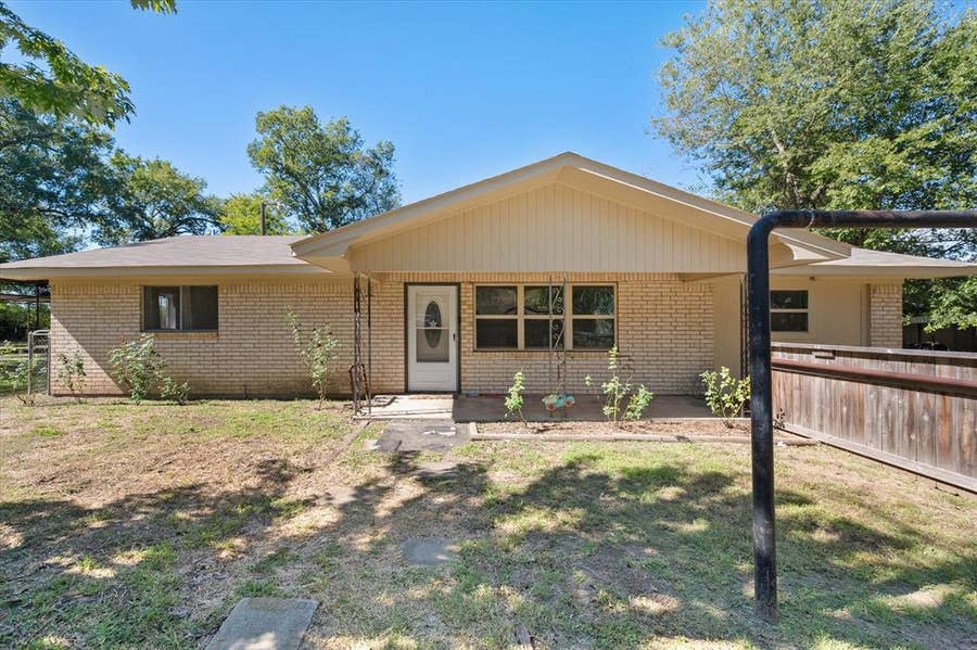 Property photo for 459 Anderson Lane, Fairfield, TX