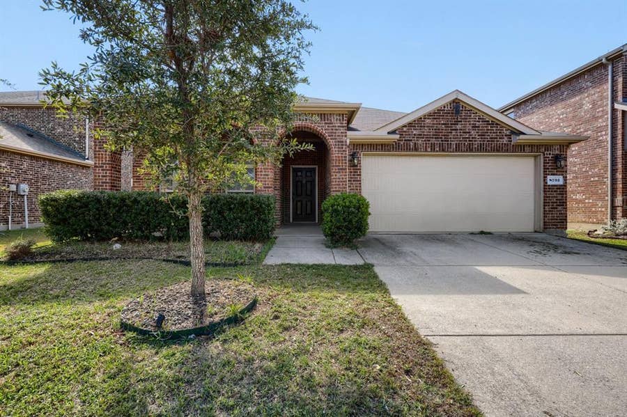 Property photo for 8732 Yosemite Trail, Cross Roads, TX