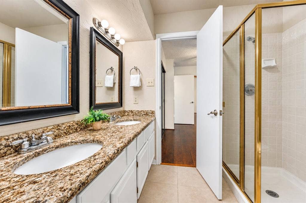 4335 S Capistrano Drive, Dallas, TX 75287 4335 S Capistrano Drive, Dallas, TX 75287