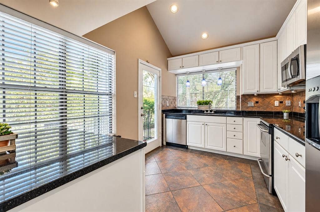 4335 S Capistrano Drive, Dallas, TX 75287 4335 S Capistrano Drive, Dallas, TX 75287