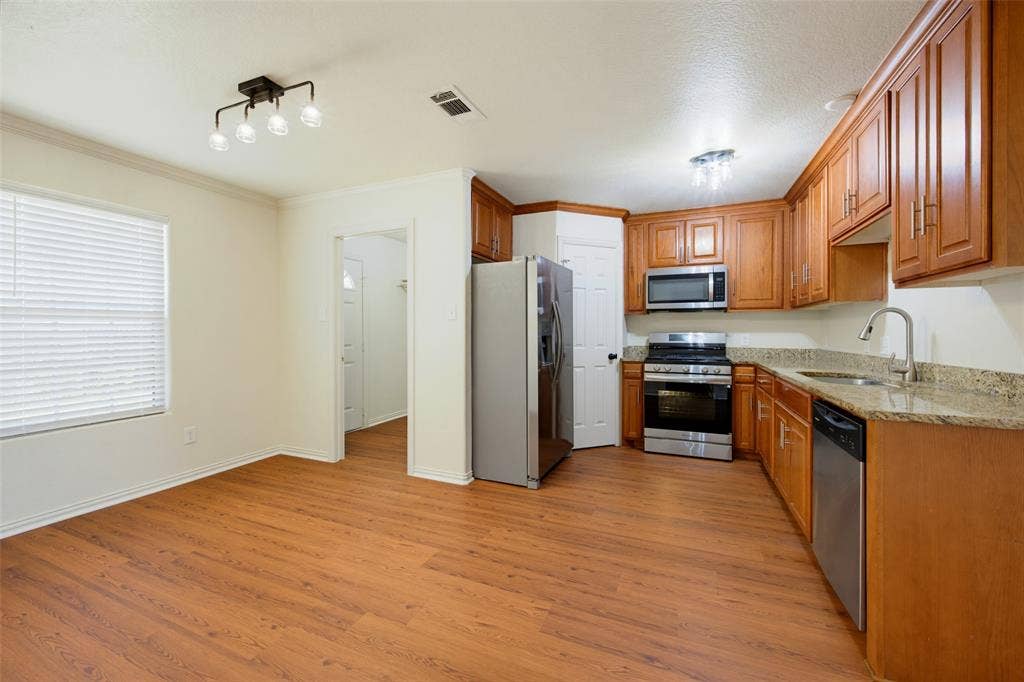 7221 Denton Drive, Dallas, TX 75235 7221 Denton Drive, Dallas, TX 75235