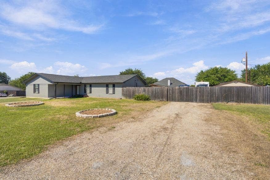 Property photo for 1811 Ocampo Lane, Robinson, TX