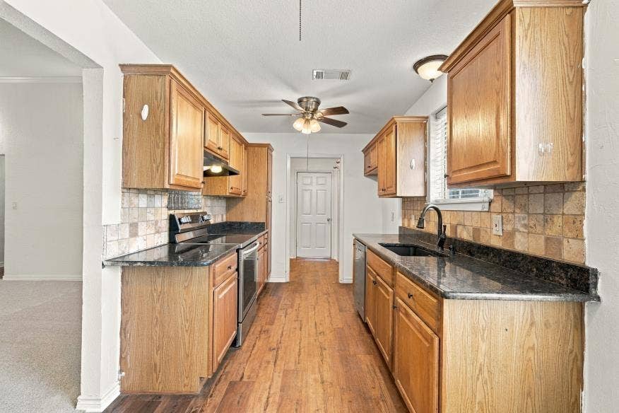 1811 Ocampo Lane, Robinson, TX 76706 1811 Ocampo Lane, Robinson, TX 76706