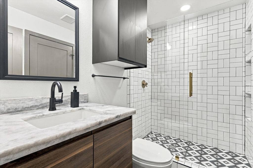 9232 Chimney Corner Lane, Dallas, TX 75243 9232 Chimney Corner Lane, Dallas, TX 75243