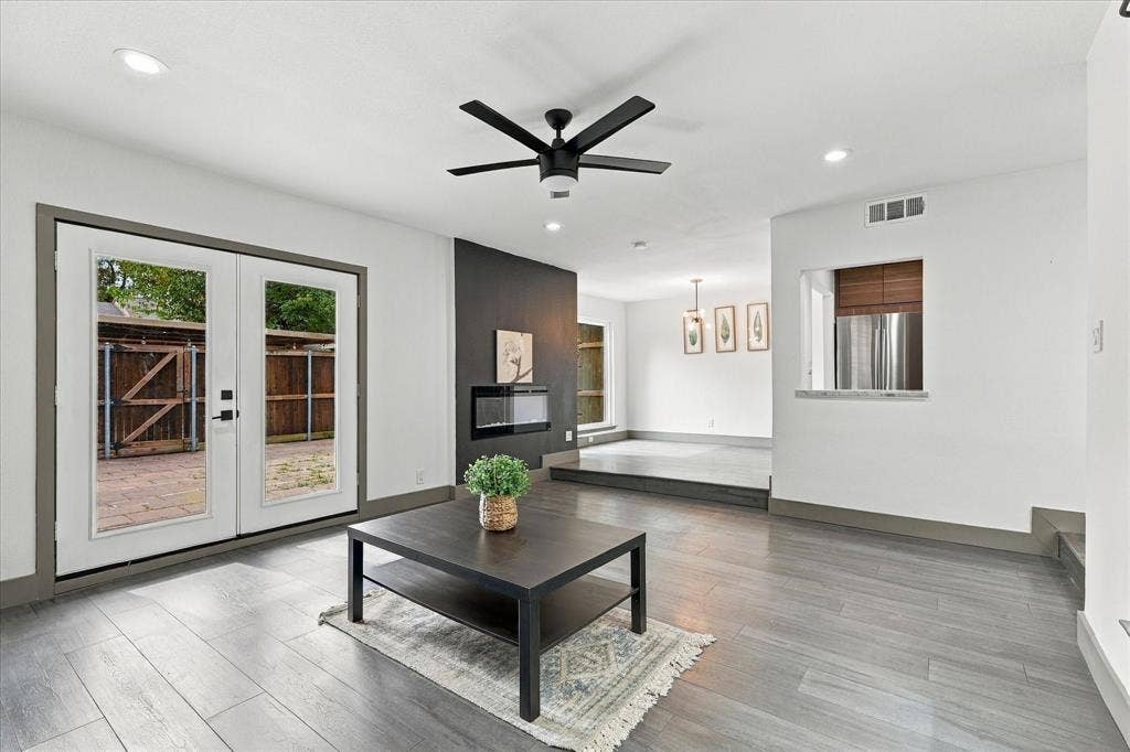 9232 Chimney Corner Lane, Dallas, TX 75243 9232 Chimney Corner Lane, Dallas, TX 75243