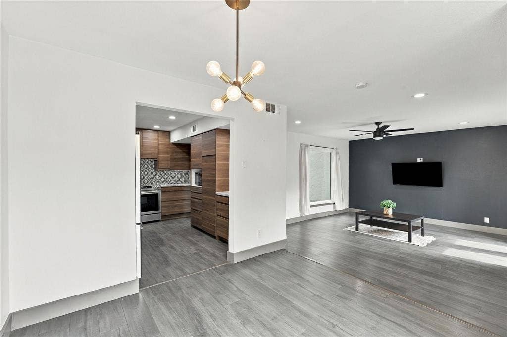 9232 Chimney Corner Lane, Dallas, TX 75243 9232 Chimney Corner Lane, Dallas, TX 75243