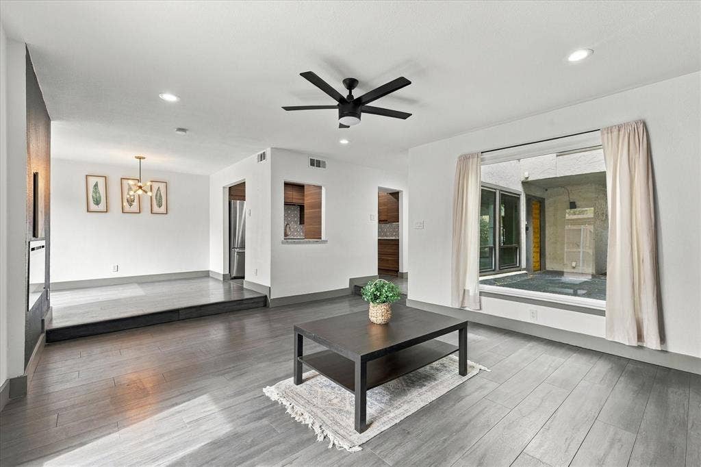 9232 Chimney Corner Lane, Dallas, TX 75243 9232 Chimney Corner Lane, Dallas, TX 75243