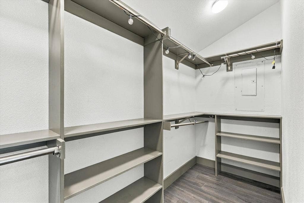 9232 Chimney Corner Lane, Dallas, TX 75243 Primary closet