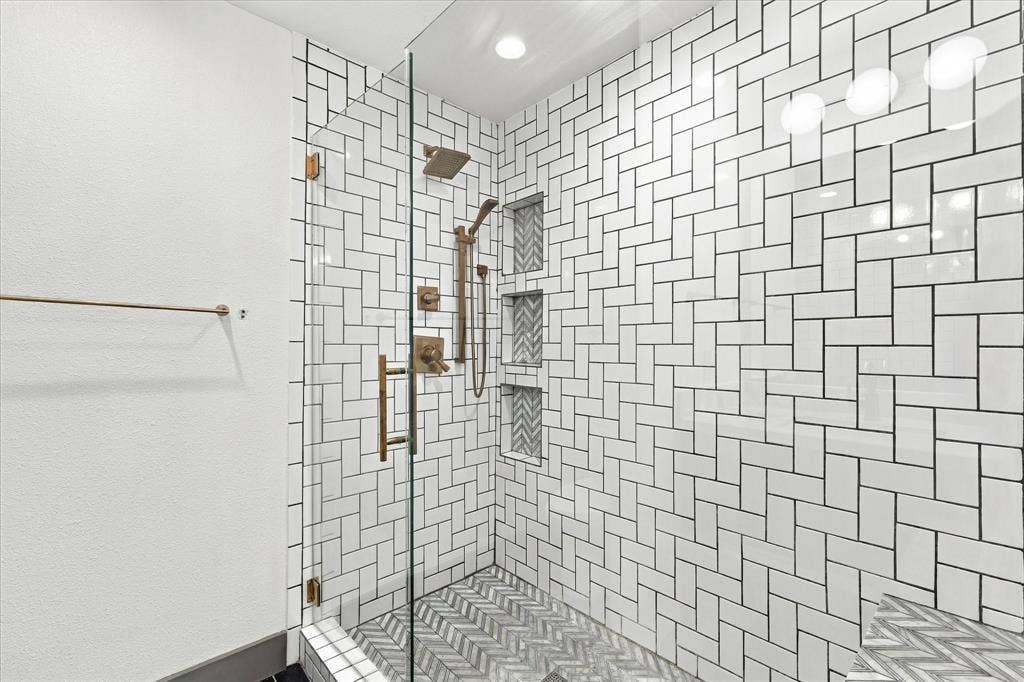 9232 Chimney Corner Lane, Dallas, TX 75243 9232 Chimney Corner Lane, Dallas, TX 75243
