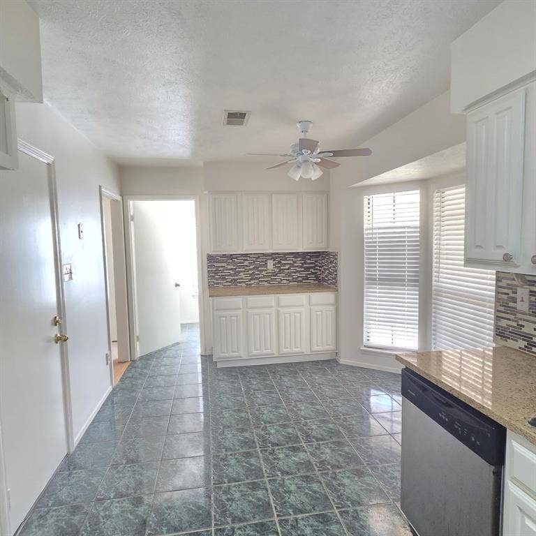 3709 Berrywood Circle, Garland, TX 75040 3709 Berrywood Circle, Garland, TX 75040