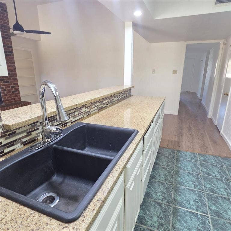 3709 Berrywood Circle, Garland, TX 75040 3709 Berrywood Circle, Garland, TX 75040