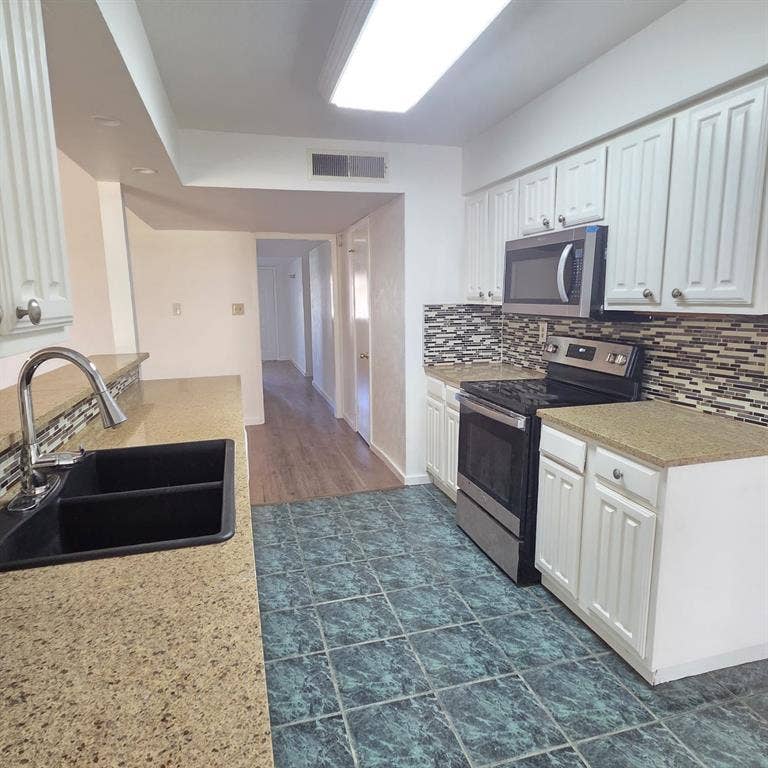 3709 Berrywood Circle, Garland, TX 75040 3709 Berrywood Circle, Garland, TX 75040