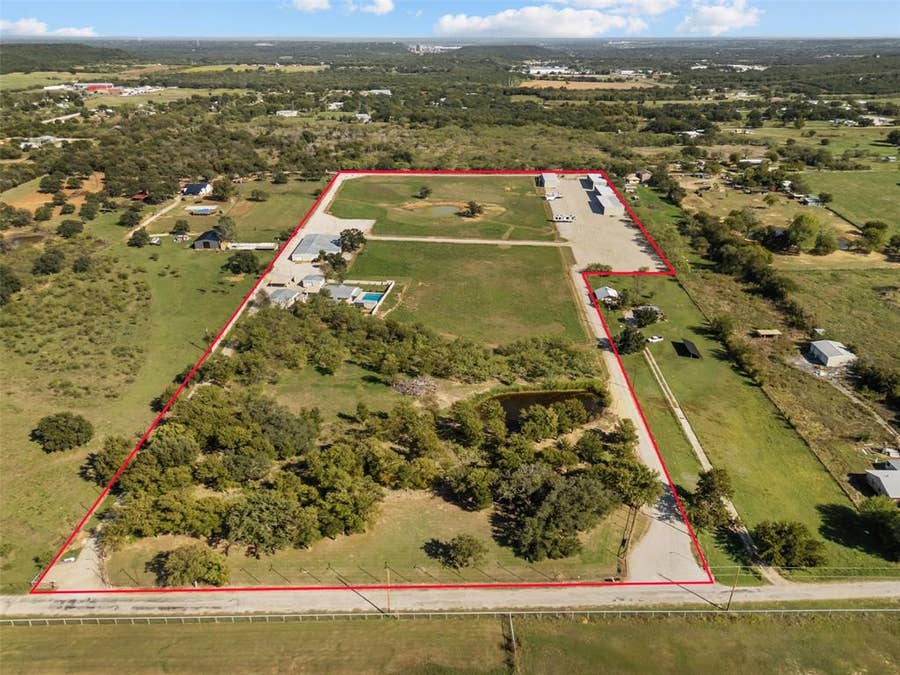Property photo for 435 Gene Lee Road, Mineral Wells, TX