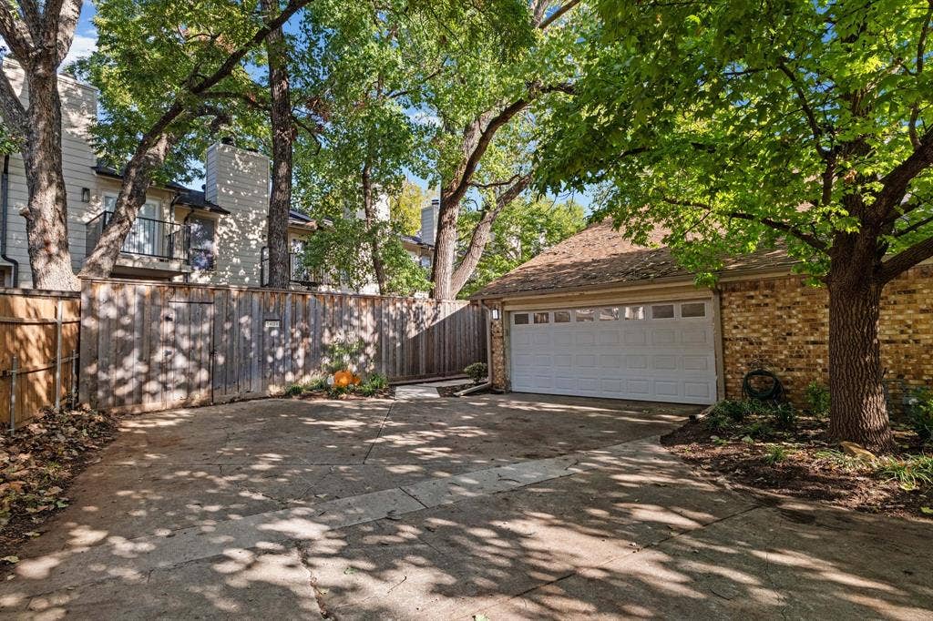 6409 Ridgemont Drive, Dallas, TX 75214 6409 Ridgemont Drive, Dallas, TX 75214