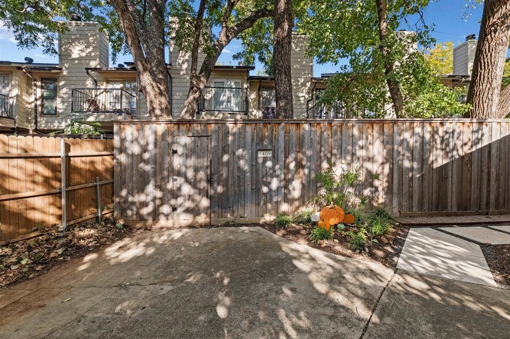 6409 Ridgemont Drive, Dallas, TX 75214 6409 Ridgemont Drive, Dallas, TX 75214