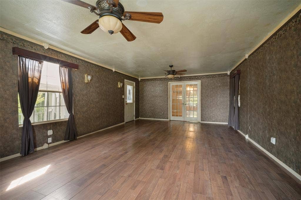 9459 County Road 313, Terrell, TX 75161 Family Room