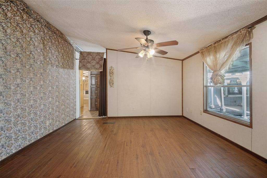 9459 County Road 313, Terrell, TX 75161 Dining room