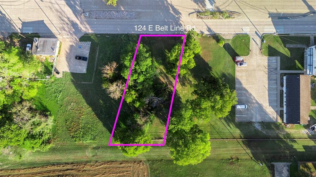 120 E Belt Line Road, #120, Wilmer, TX 75172 Outline is approximate.