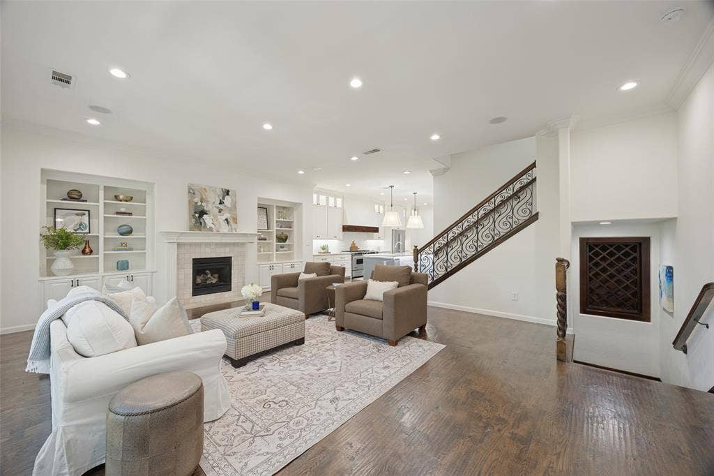 4323 Gilbert Avenue, #2, Dallas, TX 75219 4323 Gilbert Avenue, #2, Dallas, TX 75219