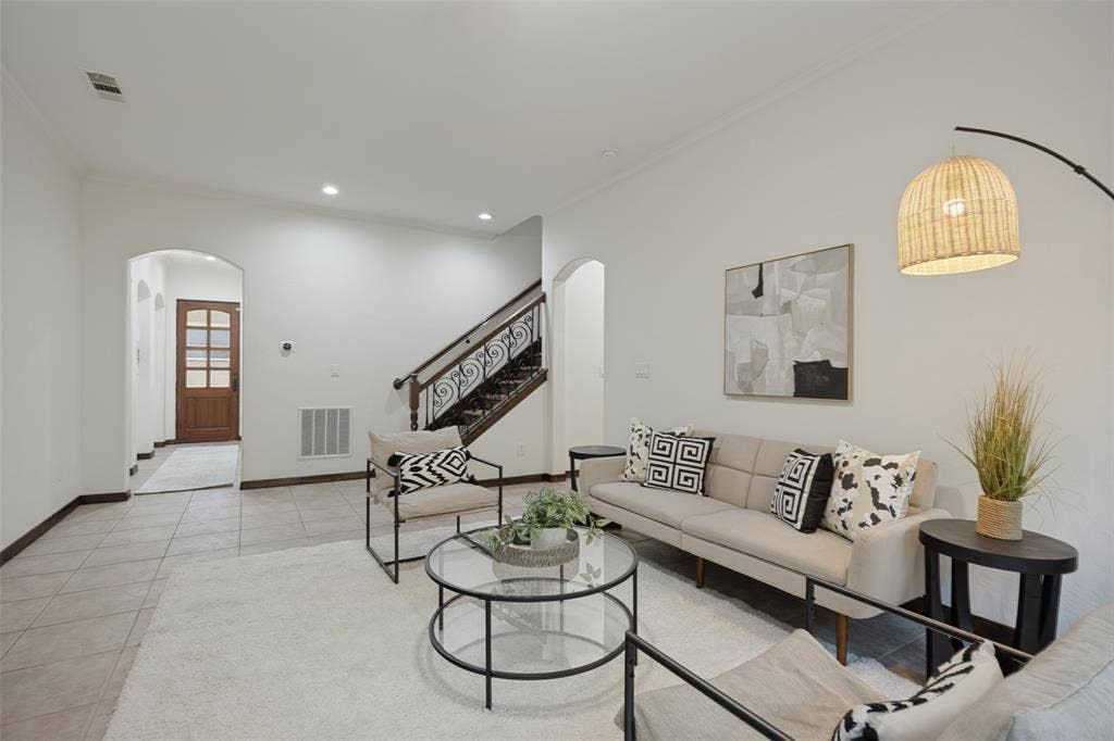 4323 Gilbert Avenue, #2, Dallas, TX 75219 4323 Gilbert Avenue, #2, Dallas, TX 75219