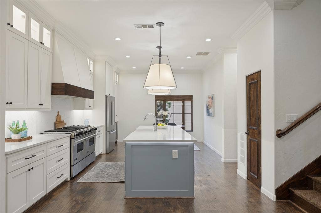 4323 Gilbert Avenue, #2, Dallas, TX 75219 4323 Gilbert Avenue, #2, Dallas, TX 75219
