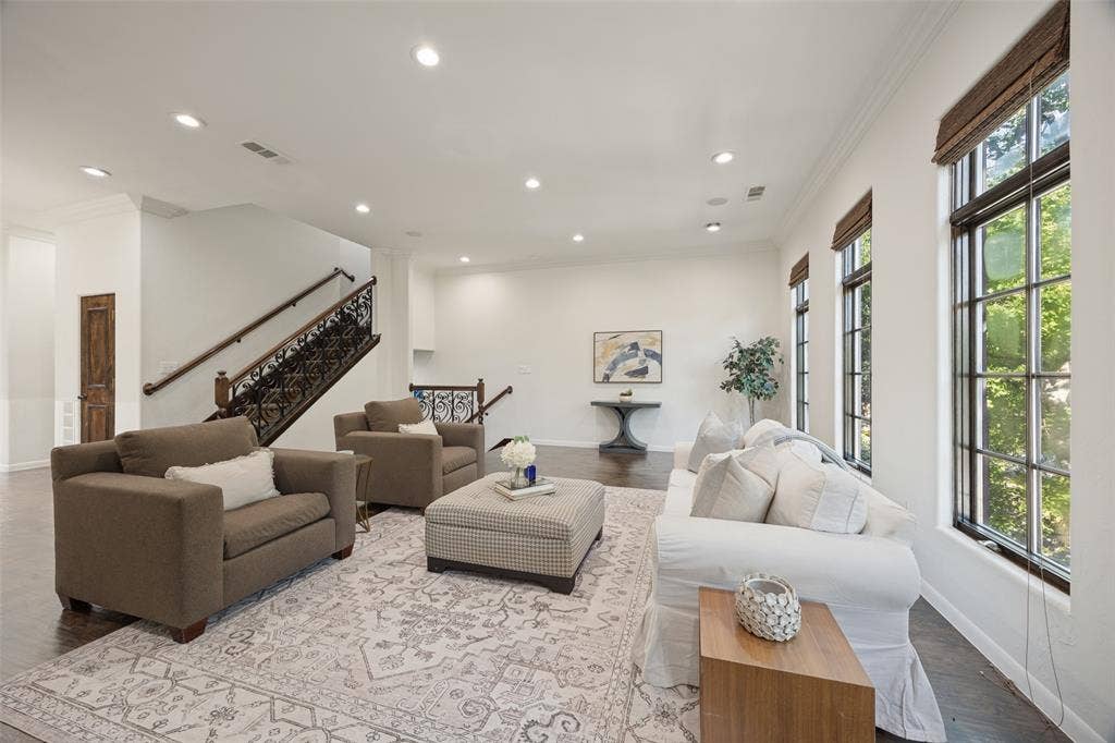 4323 Gilbert Avenue, #2, Dallas, TX 75219 4323 Gilbert Avenue, #2, Dallas, TX 75219