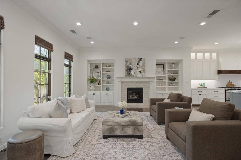 4323 Gilbert Avenue, #2, Dallas, TX 75219 4323 Gilbert Avenue, #2, Dallas, TX 75219