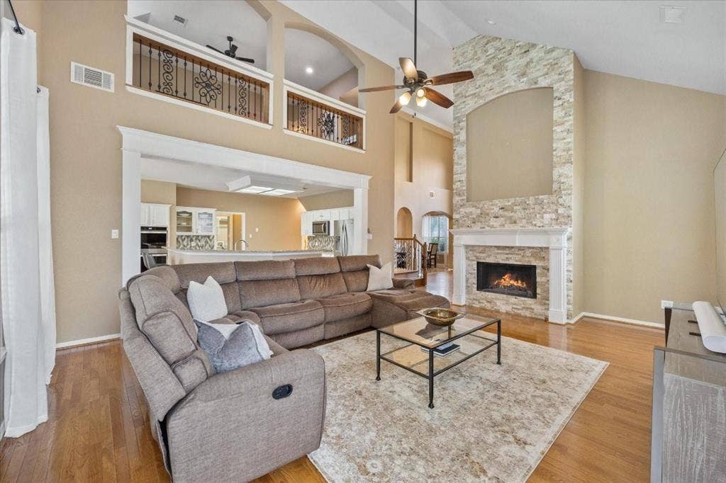 8902 Watersway Drive, Rowlett, TX 75088 8902 Watersway Drive, Rowlett, TX 75088