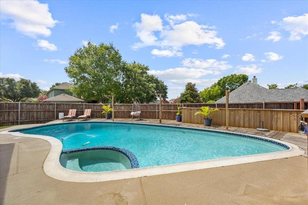 8902 Watersway Drive, Rowlett, TX 75088 8902 Watersway Drive, Rowlett, TX 75088