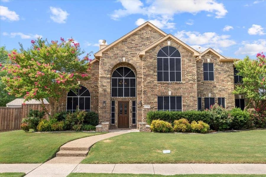 Property photo for 8902 Watersway Drive, Rowlett, TX