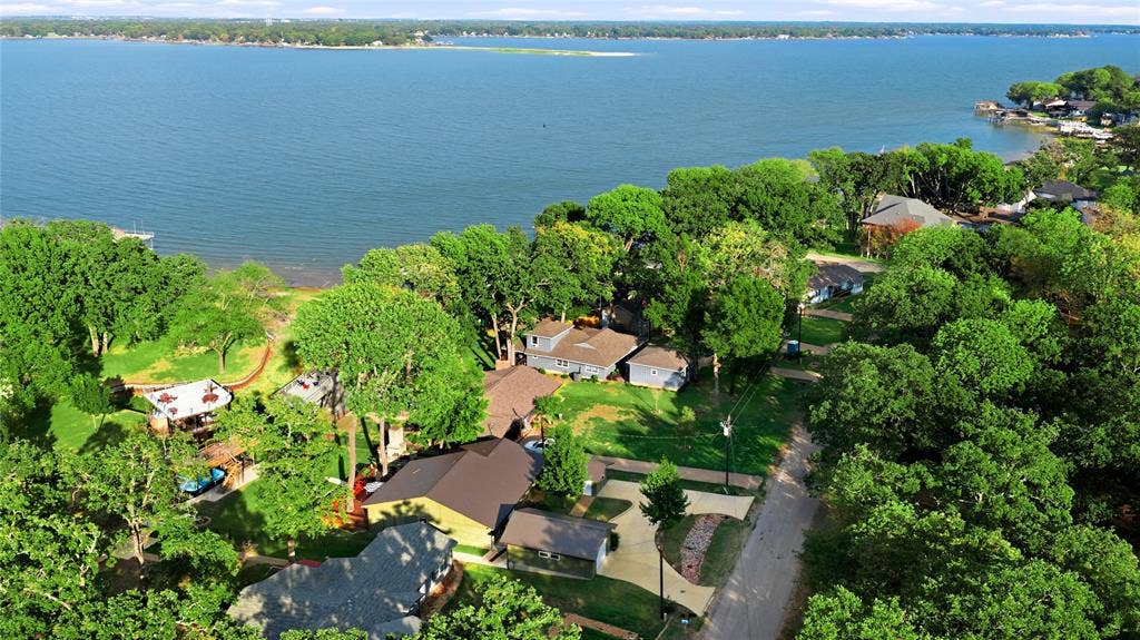 401 Lake Drive, Tool, TX 75143 401 Lake Drive, Tool, TX 75143
