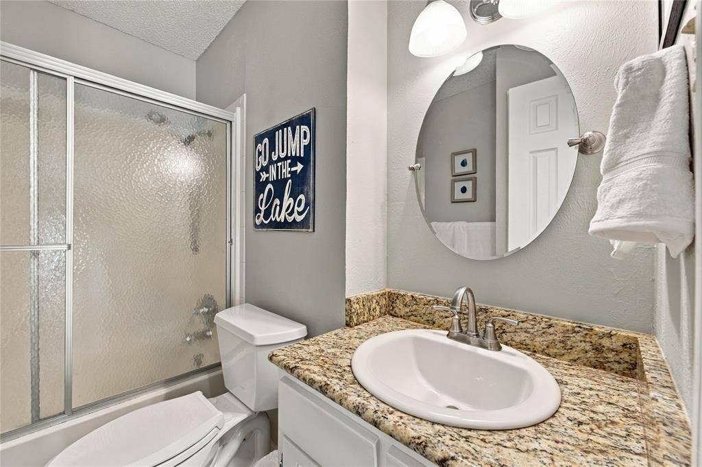 401 Lake Drive, Tool, TX 75143 401 Lake Drive, Tool, TX 75143