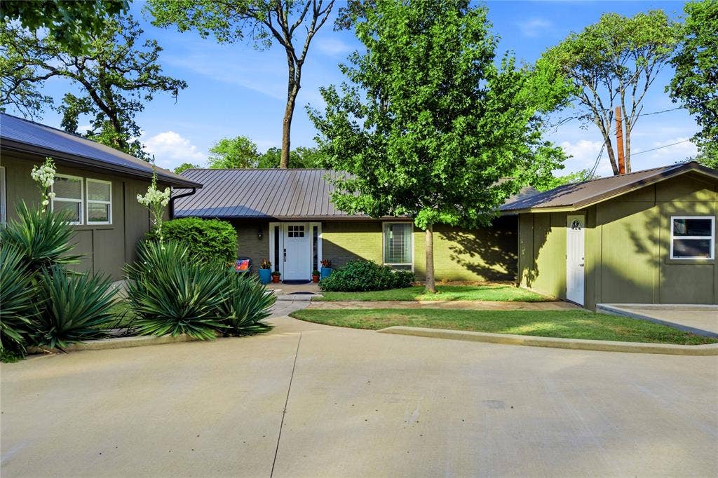 401 Lake Drive, Tool, TX 75143 401 Lake Drive, Tool, TX 75143