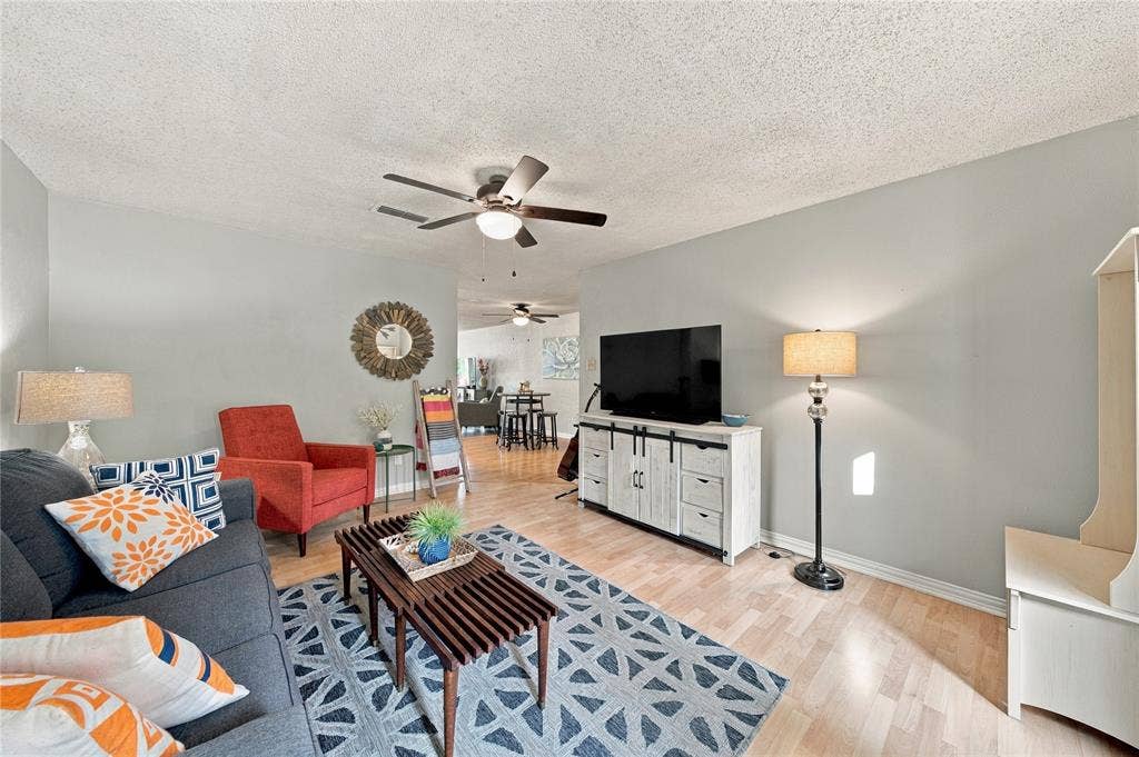 401 Lake Drive, Tool, TX 75143 401 Lake Drive, Tool, TX 75143