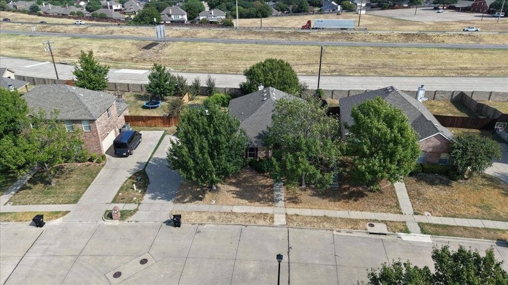 613 Quail Hollow Drive, Midlothian, TX 76065 613 Quail Hollow Drive, Midlothian, TX 76065