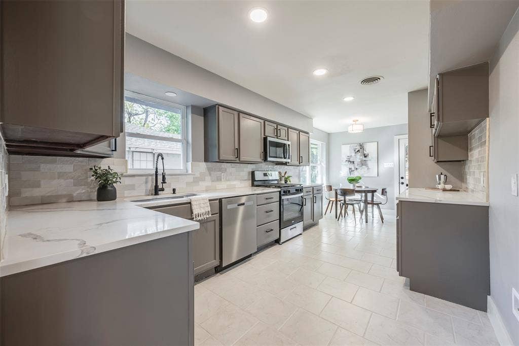 3017 San Medina Avenue, Dallas, TX 75228 3017 San Medina Avenue, Dallas, TX 75228