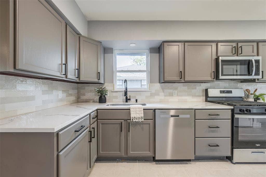 3017 San Medina Avenue, Dallas, TX 75228 3017 San Medina Avenue, Dallas, TX 75228