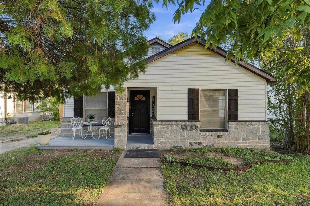2108 Lyle, Waco, TX 76708 Front exterior