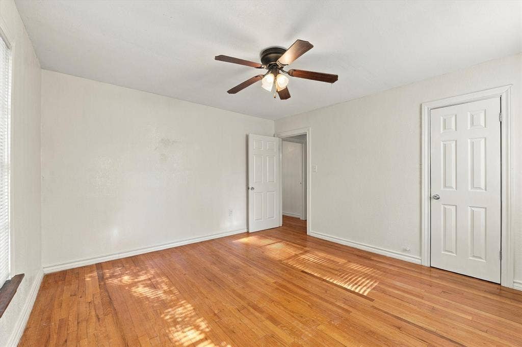 2108 Lyle, Waco, TX 76708 Unit A bedroom