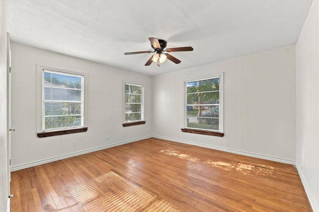2108 Lyle, Waco, TX 76708 Unit A bedroom