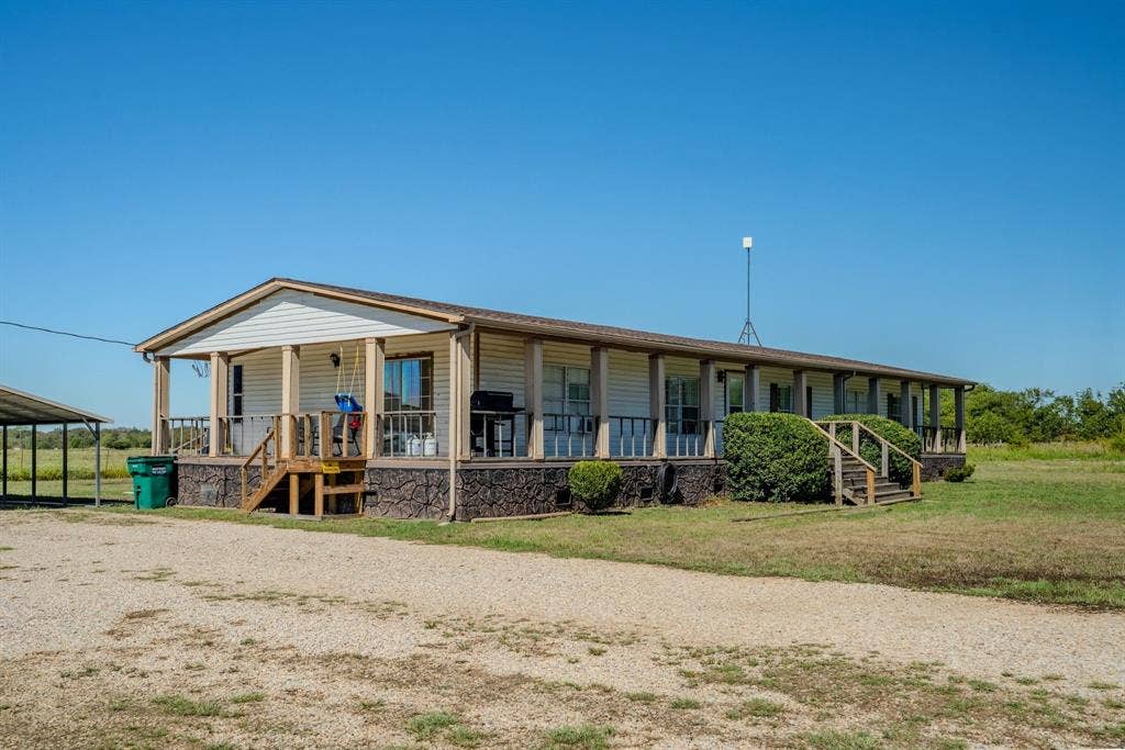 5716 County Road 4516, Commerce, TX 75428 5716 County Road 4516, Commerce, TX 75428