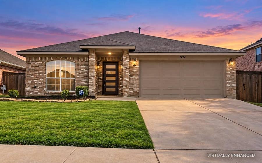 Property photo for 7217 Fossil Hill Drive, Arlington, TX