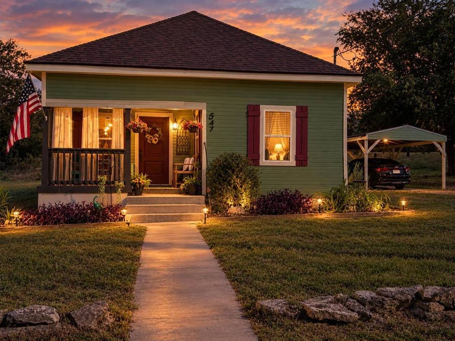 Property photo for 547 E Hill Street, Hamilton, TX