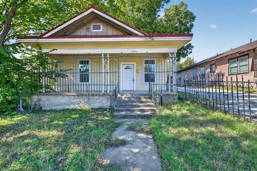 Property photo for 2405 Roosevelt Avenue, Fort Worth, TX