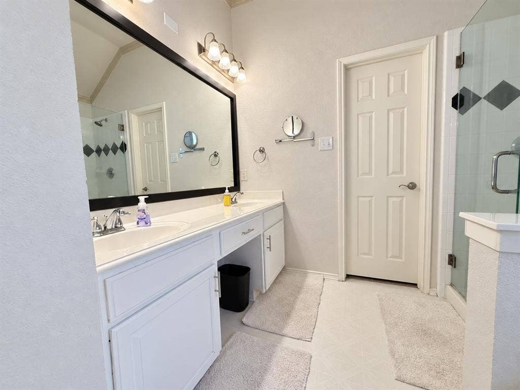 6252 Dark Forest Drive, McKinney, TX 75070 6252 Dark Forest Drive, McKinney, TX 75070